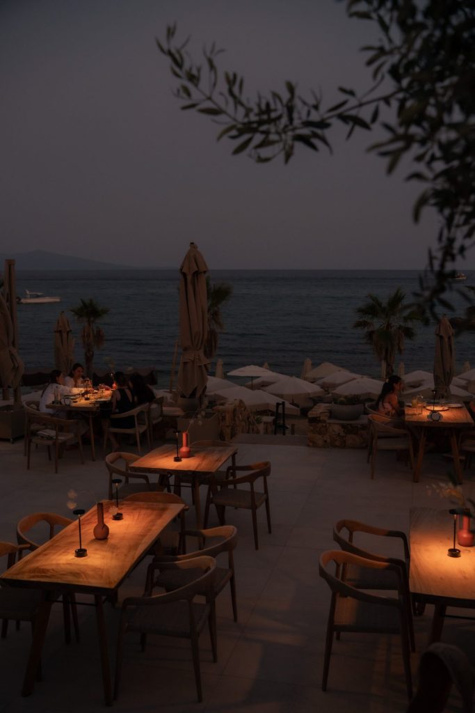Almyra Beach Restaurant: Η γαστρονομική εμπειρία που αξίζει να ζήσετε στους Αμμόλοφους Καβάλας 3 Almyra Beach Restaurant: Η γαστρονομική εμπειρία που αξίζει να ζήσετε στους Αμμόλοφους Καβάλας - FlagInLife