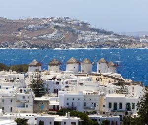 Baos Mykonos: Ο γαστρονομικός φάρος της Μυκόνου που αφηγείται την Ελλάδα μέσα από τη μαγειρική του Παναγιώτη Τσουκάτου - FlagInLife
