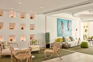 Baos Mykonos: Ο γαστρονομικός φάρος της Μυκόνου που αφηγείται την Ελλάδα μέσα από τη μαγειρική του Παναγιώτη Τσουκάτου - FlagInLife