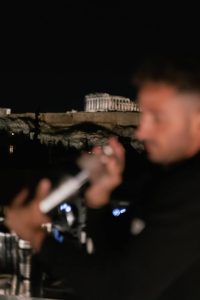 Neoma Sky Restaurant & Bar: Το εστιατόριο στου Φιλοπάππου με τη φοβερή θέα - FlagInLife