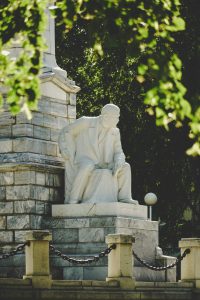 Ο εξευτελισμός της πολιτικής έχει όρια; Η κρίση στον ΣΥΡΙΖΑ και η ιστορία της δημοκρατικής Αριστεράς - FlagInLife