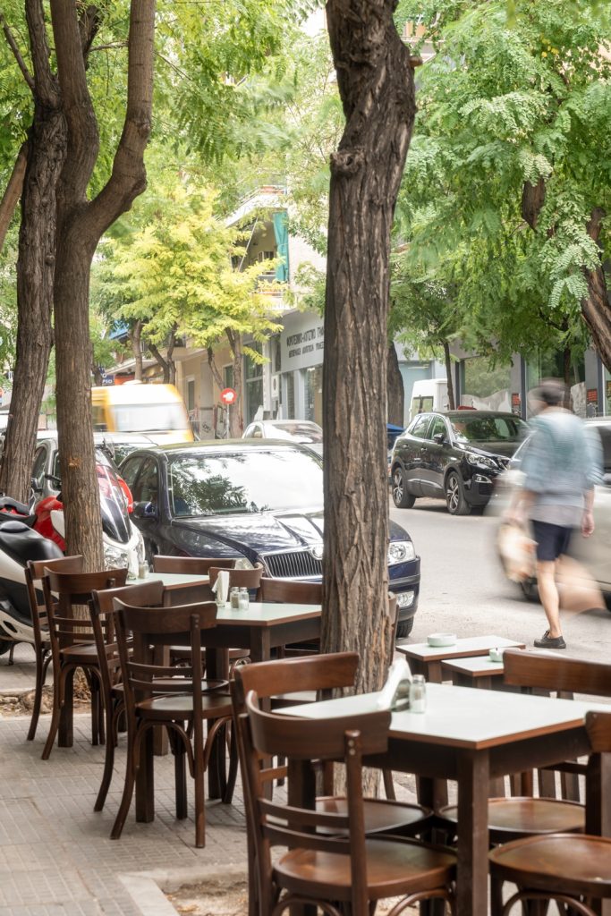 Αλλιώς Καφενείο: Η ελληνική παράδοση σε ένα σύγχρονο καφενείο της Κυψέλης - FlagInLife