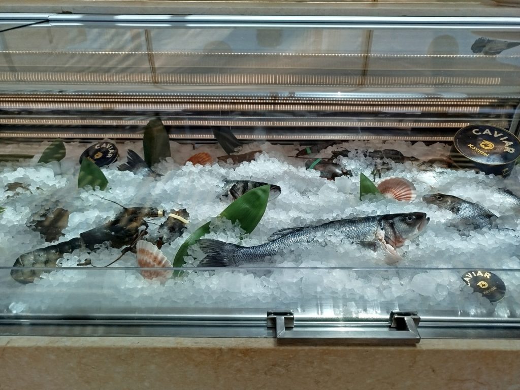 Novita Restaurant: Ο «μπαλαντέρ» του Lesante Cape που ξέρει να υπηρετεί το ελληνικό καλοκαίρι - FlagInLife