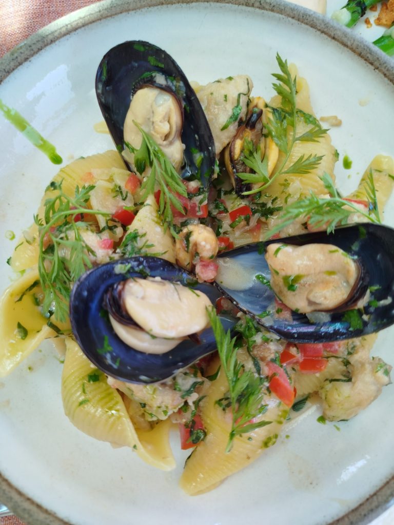 Novita Restaurant: Ο «μπαλαντέρ» του Lesante Cape που ξέρει να υπηρετεί το ελληνικό καλοκαίρι - FlagInLife