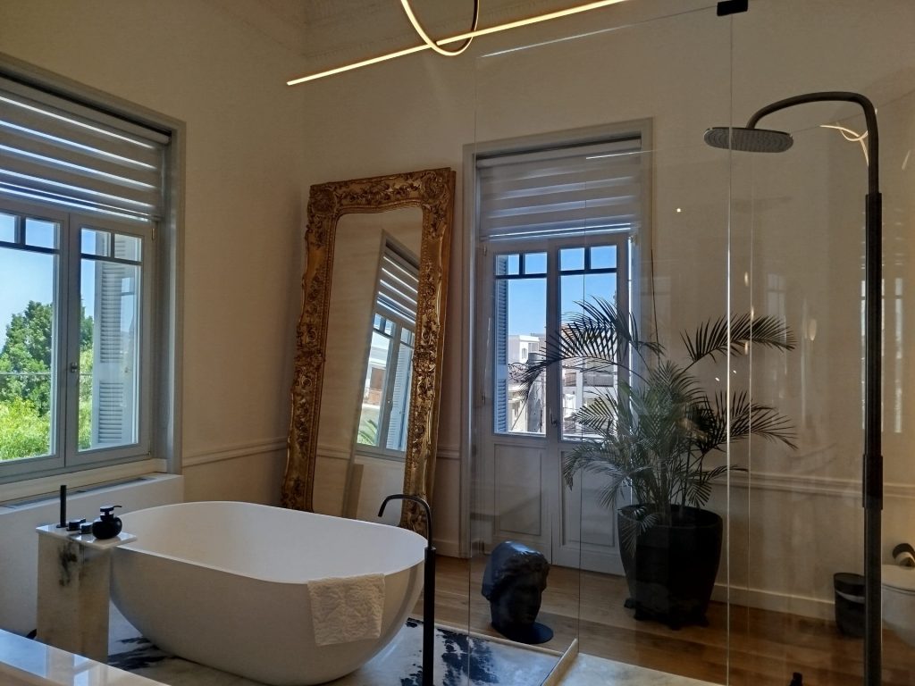 Aristide Hotel: Στη Σύρο οι Oana και Jasmine Aristide οραματίστηκαν ένα ξενοδοχείο όπου η αειφορία συναντά τη σύγχρονη πολυτελή φιλοξενία - FlagInLife