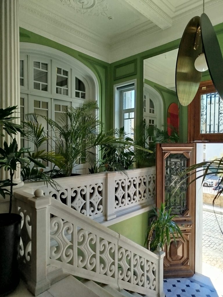 Aristide Hotel: Στη Σύρο οι Oana και Jasmine Aristide οραματίστηκαν ένα ξενοδοχείο όπου η αειφορία συναντά τη σύγχρονη πολυτελή φιλοξενία - FlagInLife