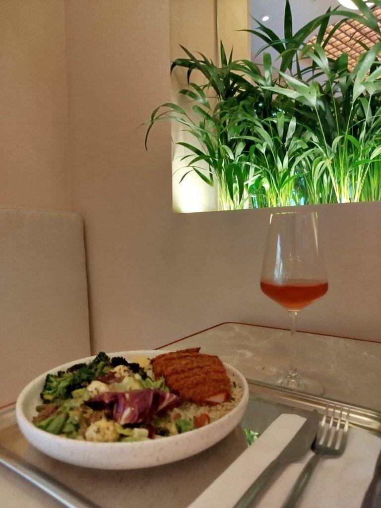 DINAS eat real: Η Ντίνα Νικολάου φέρνει το fast casual dining σε νέα εποχή στην Αθήνα - FlagInLife