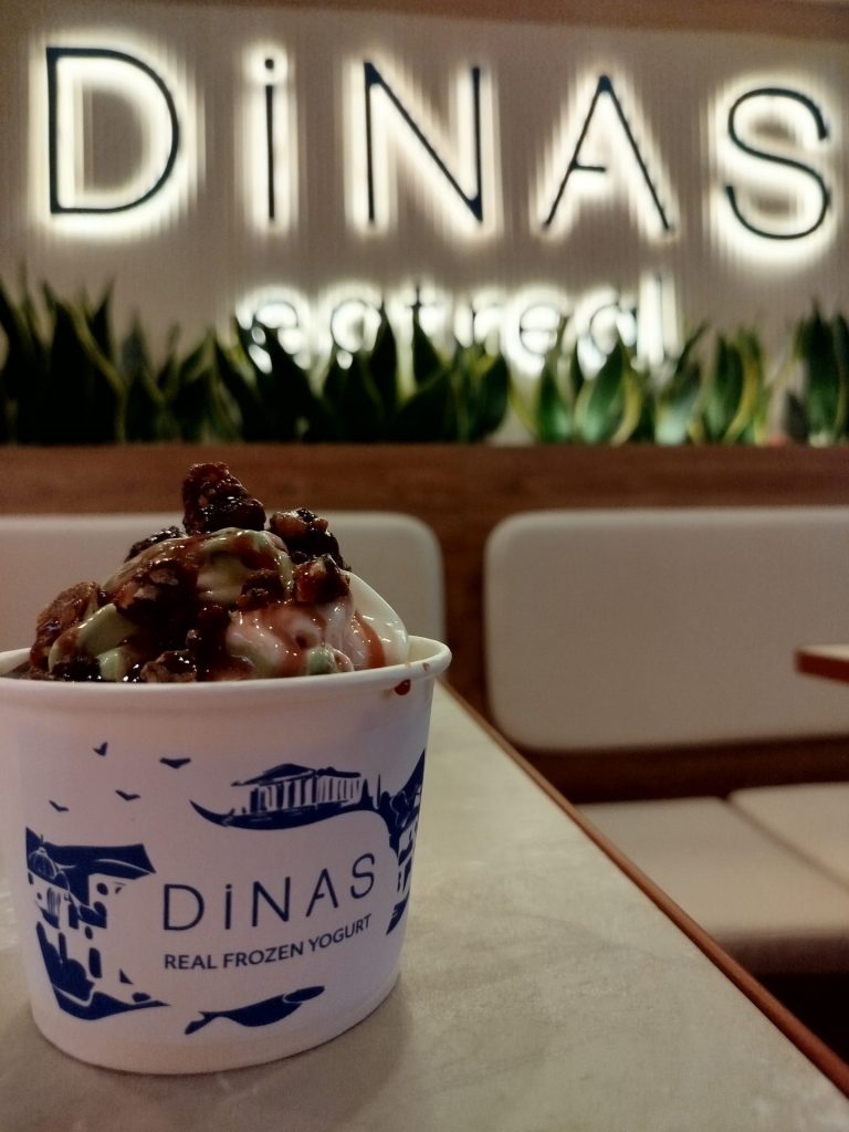 DINAS eat real: Η Ντίνα Νικολάου φέρνει το fast casual dining σε νέα εποχή στην Αθήνα - FlagInLife