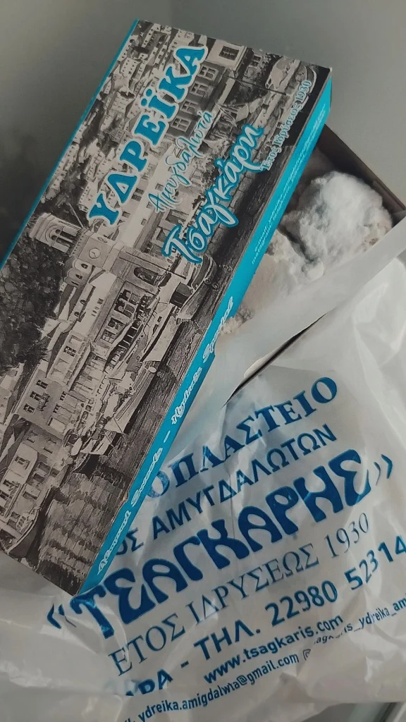 Γιατί τα Αμυγδαλωτά Τσαγκάρη είναι το σουβενίρ που πρέπει να πάρεις από την Ύδρα - FlagInLife