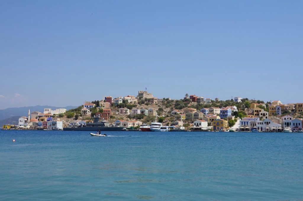 Καστελλόριζο και Πάτμος: Δύο νησιά, δύο φεστιβάλ, ένας διαφορετικός Αύγουστος 5 Καστελλόριζο και Πάτμος: Δύο νησιά, δύο φεστιβάλ, ένας διαφορετικός Αύγουστος - FlagInLife