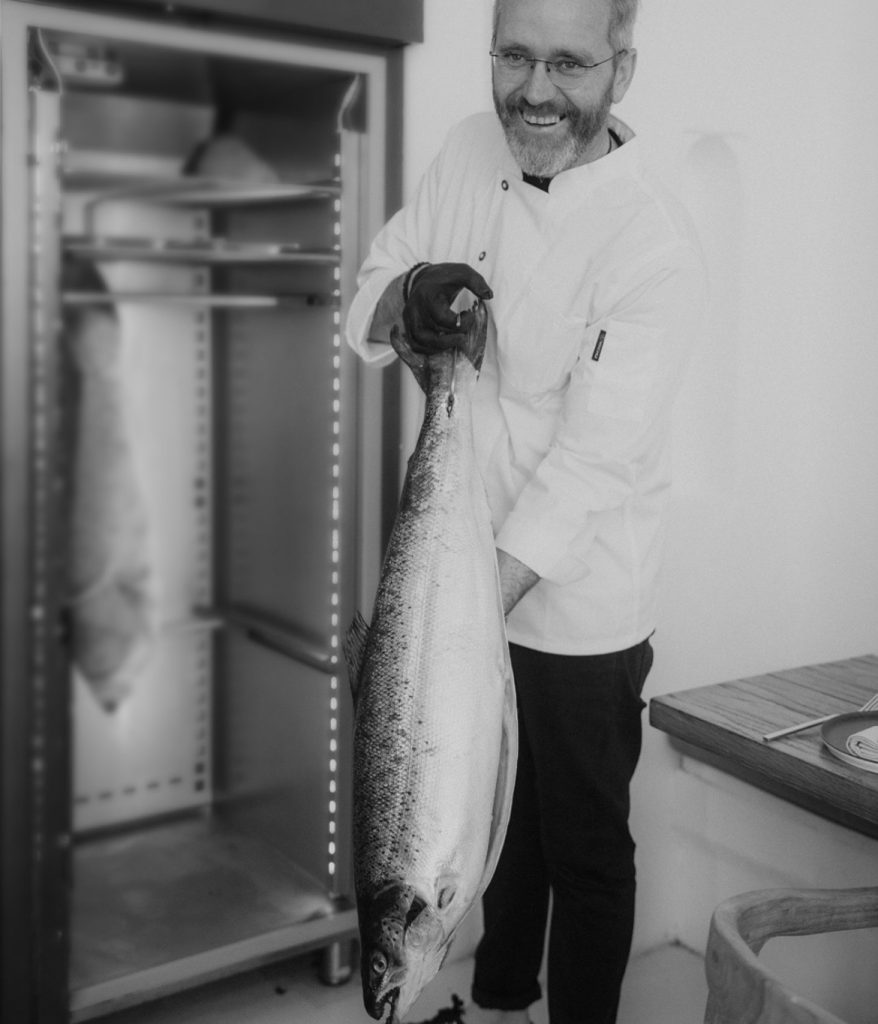 Phoebus Seafood Restaurant: Το εστιατόριο στη Μύκονο που έχει κάνει το ψάρι πρωταγωνιστή - FlagInLife