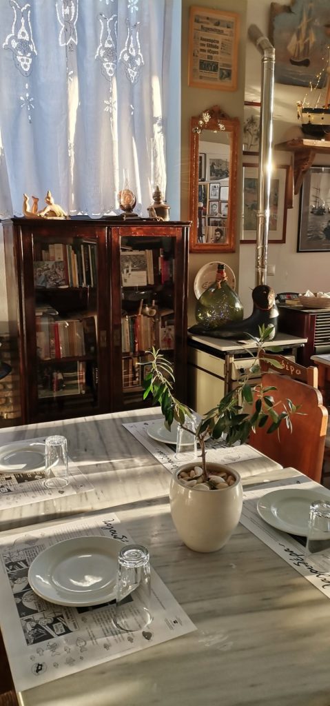 Λαγουδέρα: To Πολιτιστικό Μεζεδοπωλείο που ξεχωρίζει στον Αγιόκαμπο 2 Λαγουδέρα: To Πολιτιστικό Μεζεδοπωλείο που ξεχωρίζει στον Αγιόκαμπο - FlagInLife