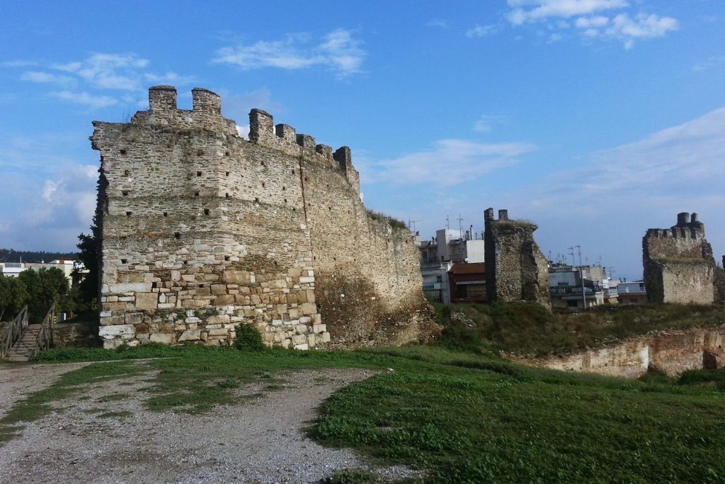 Βλέποντας τα Κάστρα της Θεσσαλονίκης με τη ματιά ενός επισκέπτη - FlagInLife