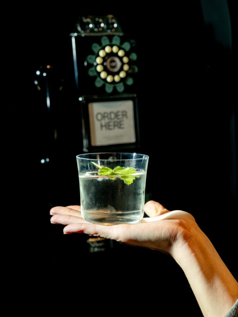 Αθήνα από ψηλά: 3 rooftops για cocktails, sunset και καλό φαγητό για το αποκαλόκαιρο - FlagInLife