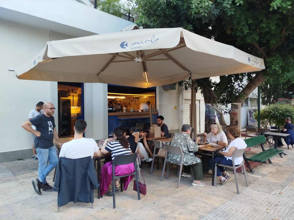 Mirlo Kebabs: Λεβαντίνικη κουζίνα και αυθεντικό kebab στο Γκάζι - FlagInLife