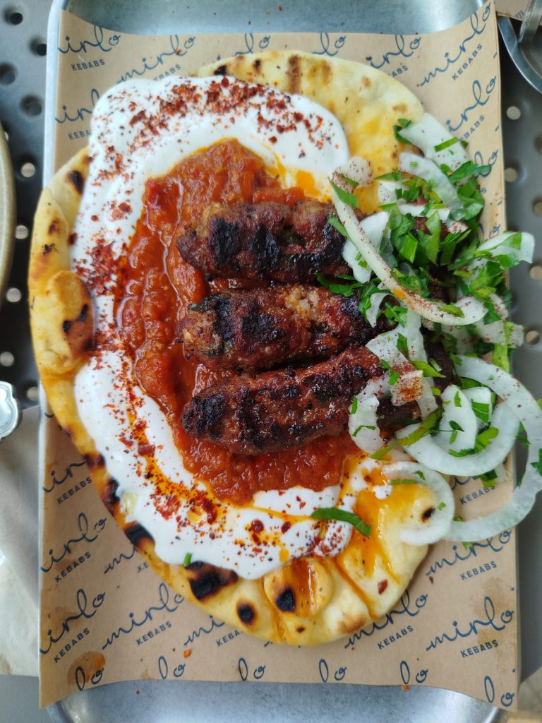 Mirlo Kebabs: Λεβαντίνικη κουζίνα και αυθεντικό kebab στο Γκάζι - FlagInLife