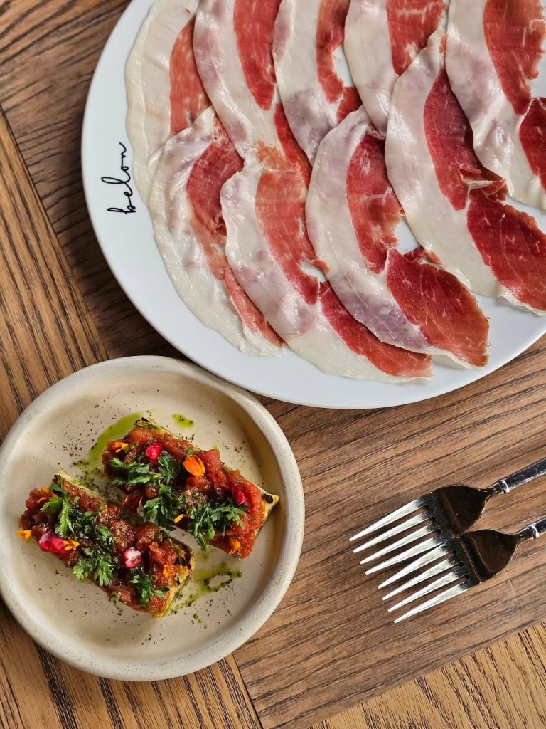 Belon Bar-Restaurant: Η θαλασσινή πλευρά της Κηφισιάς συναντά το καλό κρέας - FlagInLife