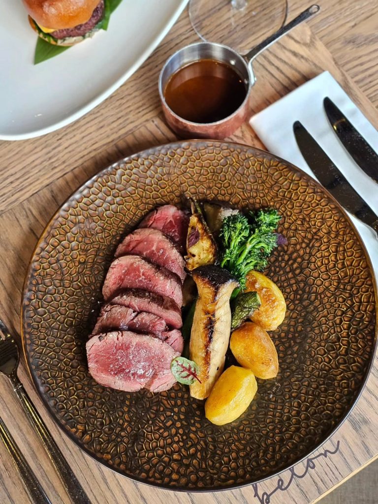 Belon Bar-Restaurant: Η θαλασσινή πλευρά της Κηφισιάς συναντά το καλό κρέας - FlagInLife