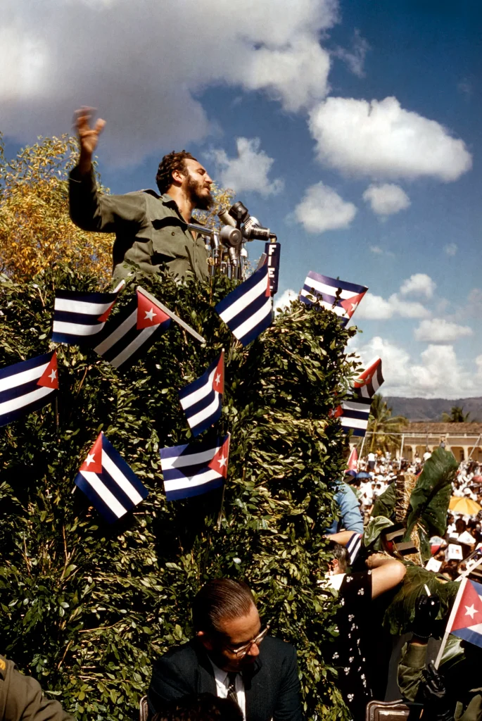 «Στρατηγέ, ο άνθρωπος έχει ένα ελάττωμα... ξέρει να σκέφτεται» — Bertolt Brecht 4 «Στρατηγέ, ο άνθρωπος έχει ένα ελάττωμα... ξέρει να σκέφτεται» — Bertolt Brecht - FlagInLife