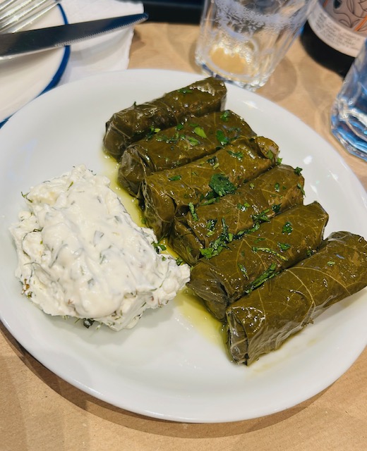Το νέο καφενείο του Παγκρατίου λέγεται Γοργόνα και έχει ελληνική κουζίνα, τάβλι και μεζέδες - FlagInLife