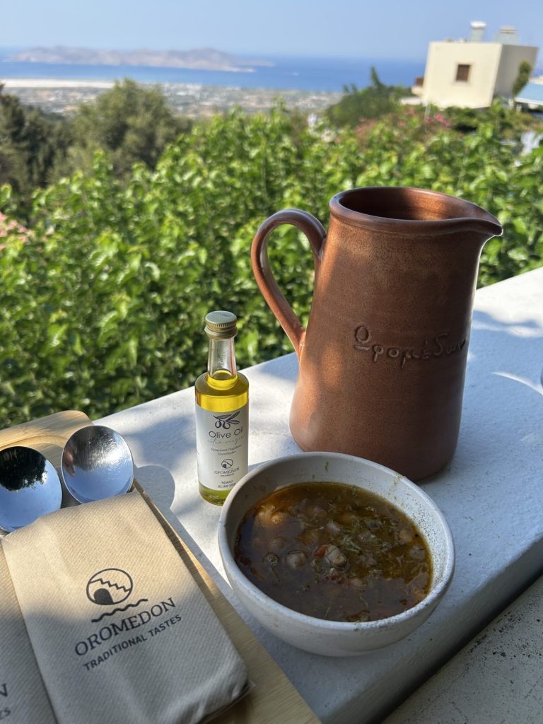 Ωρομέδων στην Κω: Ελληνική παραδοσιακή κουζίνα με τη δύναμη του ξυλόφουρνου στη Ζια 4 Ωρομέδων στην Κω: Ελληνική παραδοσιακή κουζίνα με τη δύναμη του ξυλόφουρνου στη Ζια - FlagInLife