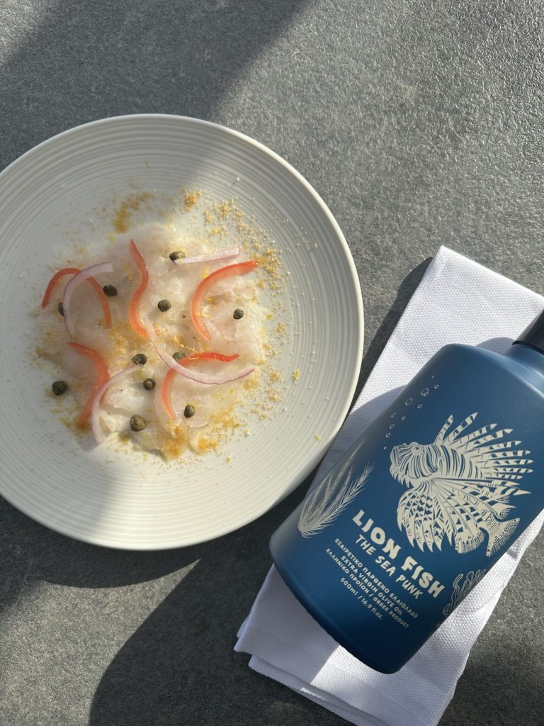Lion Fish – The Sea Punk: Το ελαιόλαδο από τη Σητεία με την ανατρεπτική ετικέτα - FlagInLife