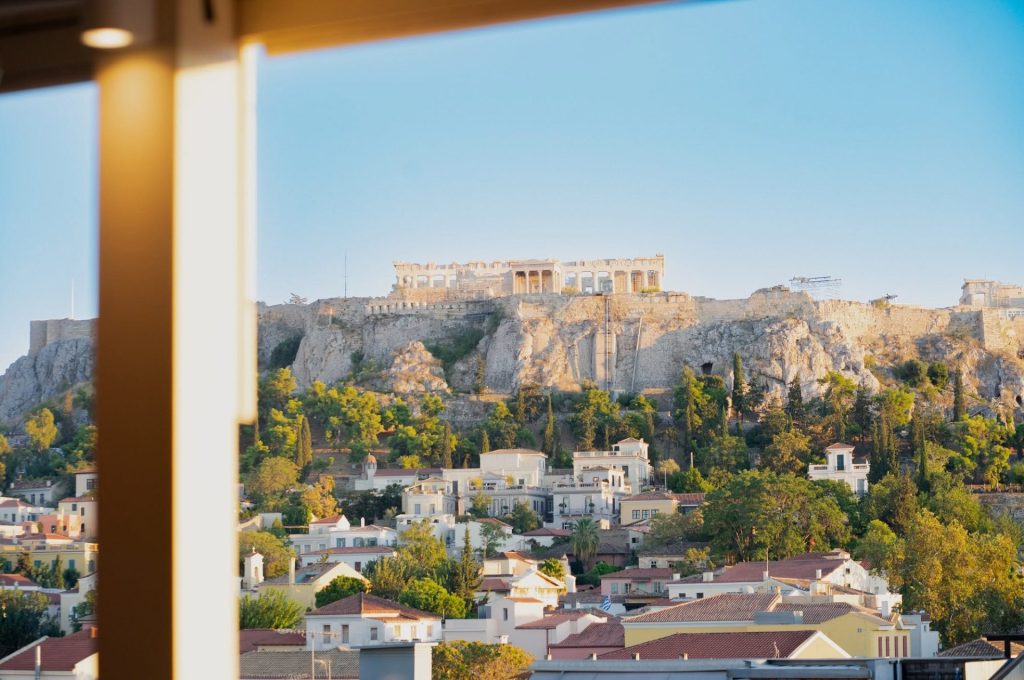 Rhoé: Μια νέα γαστρονομική «ροή» στην ιστορική Ερμού - FlagInLife