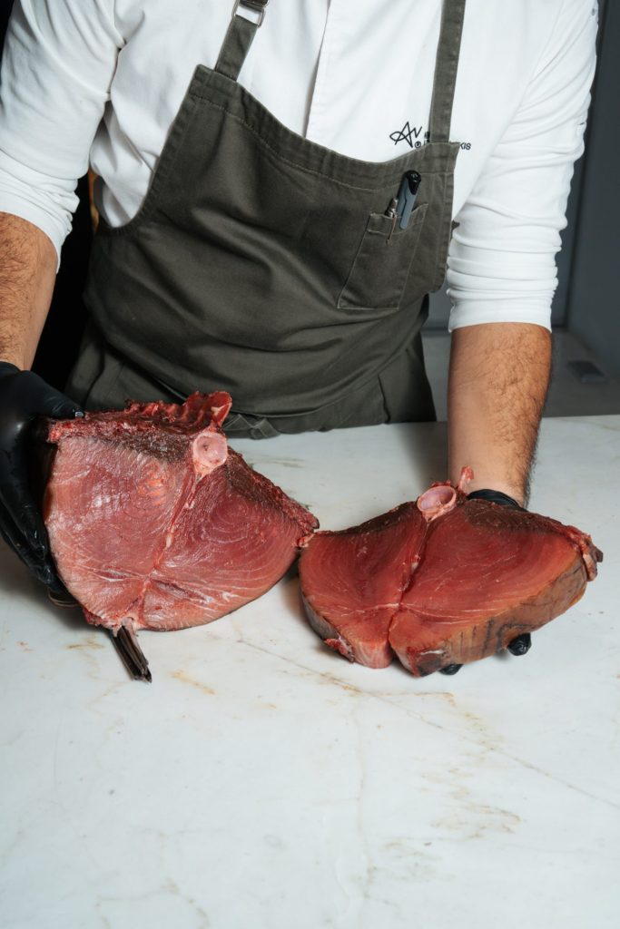 BLUEFIN MASTERCLASS | From Whole Fish to Maximum Value 5 BLUEFIN MASTERCLASS | From Whole Fish to Maximum Value - FlagInLife