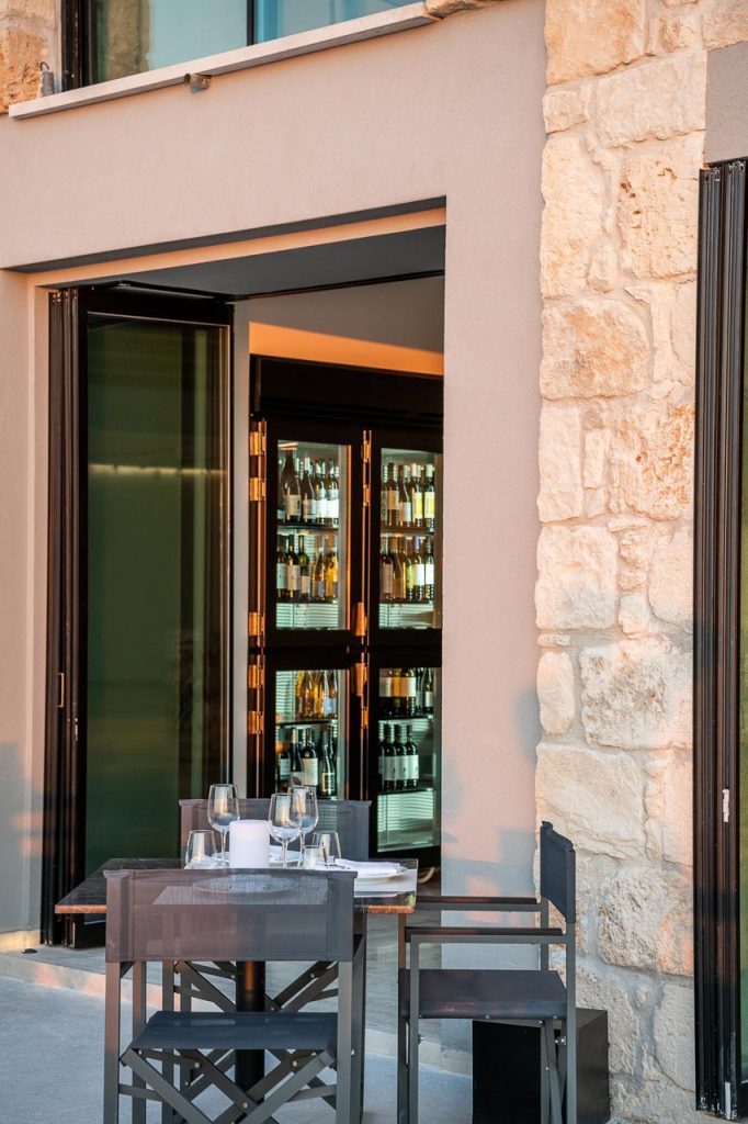 Periplous Restaurant στα Χανιά: Σύγχρονη κρητική κουζίνα δίπλα στη θάλασσα 2 Periplous Restaurant στα Χανιά: Σύγχρονη κρητική κουζίνα δίπλα στη θάλασσα - FlagInLife
