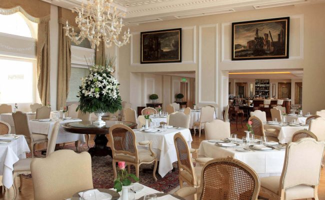 KingGeorgeAthens_TudorHallRestaurantLounge_InnerView-1600x1600-1